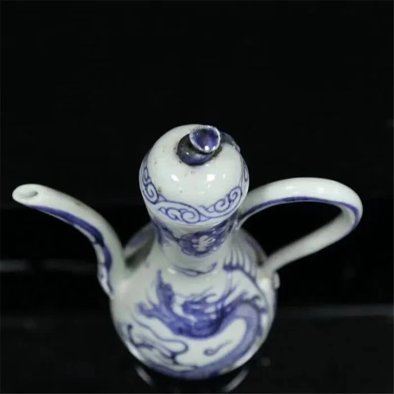 

Antique Jingdezhen Porcelain Blue And White Porcelain Dragon Pattern Holding Pot Teapot Home Decoration Gift