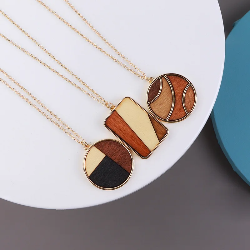 

Europe and the contracted wind ms necklace geometric round wood color combination pendant necklace
