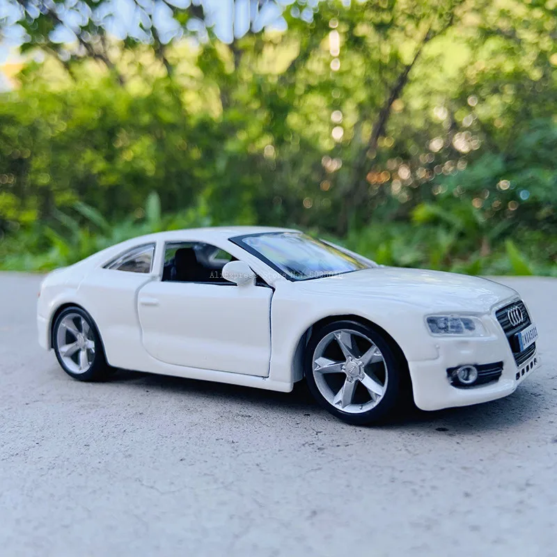 Bburago-Coche de juguete Audi A5 1:32, veh&iacute;culo de juguete de Metal, modelo de alta simulaci&oacute;n, regalos de colecci&oacute;n-3