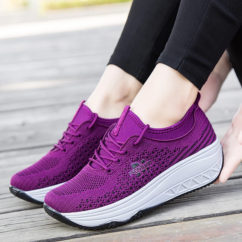 

Women Fitness Sneakers Lace Up Mesh Breathable Sport Thick Shoes Fashion Ultralight Comfort Walking Shoes Ladies Shake Shoes
