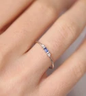 Женское кольцо из серебра 925 пробы с изумрудом