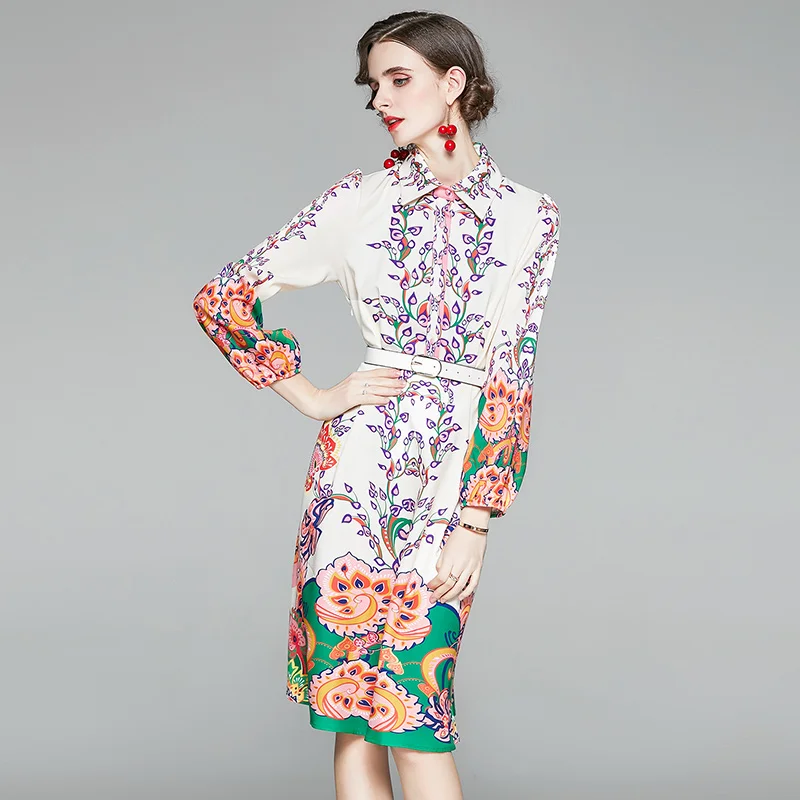 

New winter palace lantern sleeve wind elegant neckline design with female waist print dress