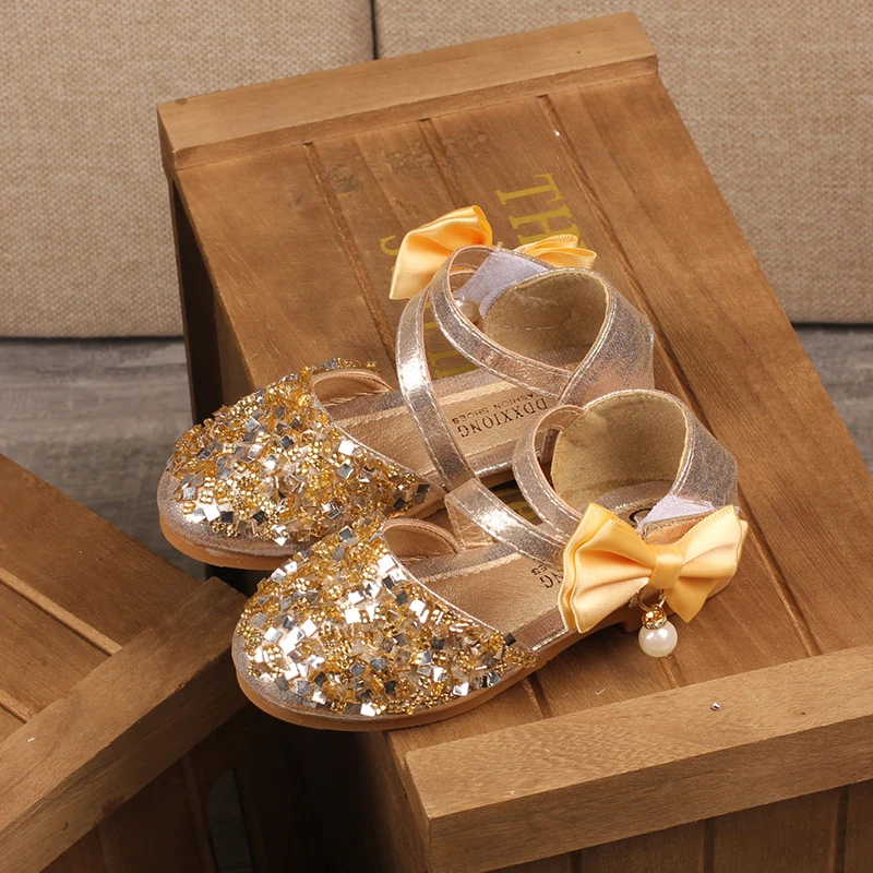 Детские кожаные туфли повседневная обувь для девочек на плоской подошве с