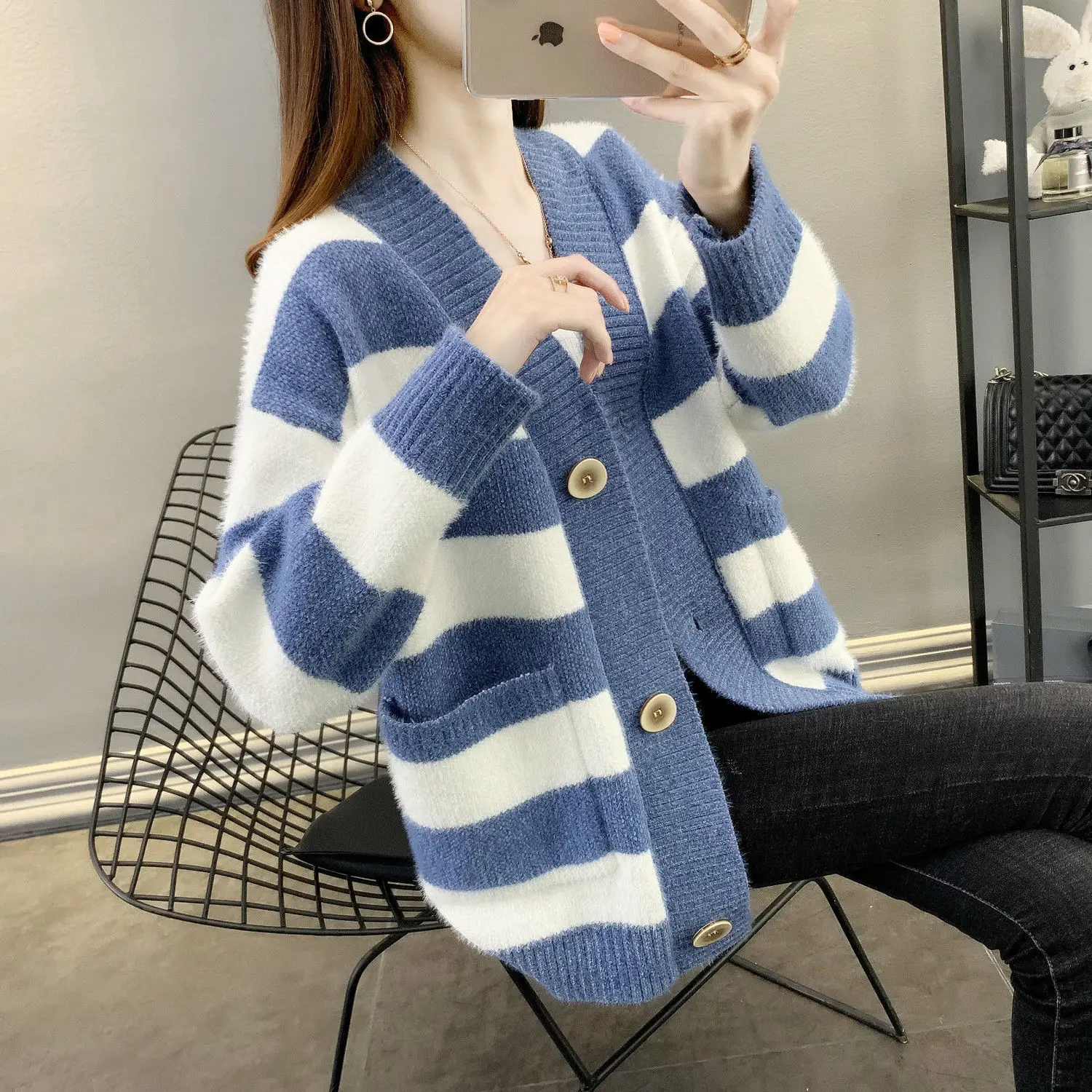 

2021 Vintage Women Striped Knitted Sweater Cardigan Autumn Winter Knitwear Female V-neck Solid Loose Long Sleeve Cardigans Z859