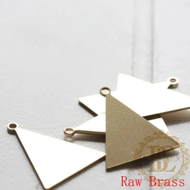 

Solid Brass Flat Triangle Charm-28.5x22.5mm (3787C)