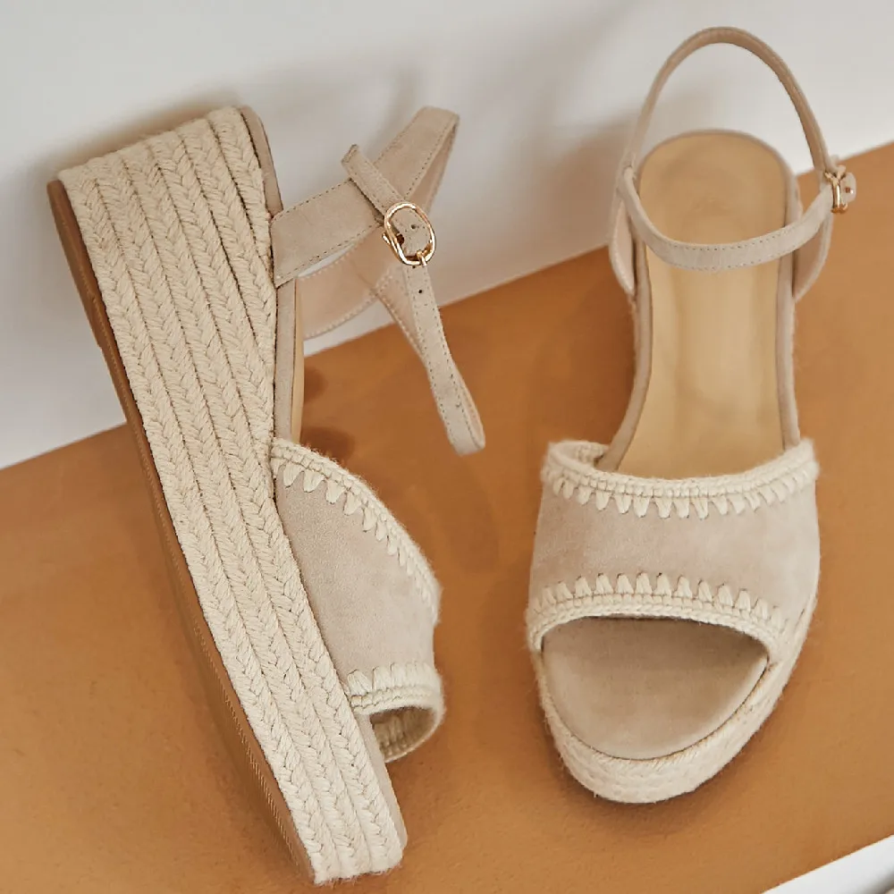 

Сандалии женские из натуральной замши, удобные босоножки на танкетке, на среднем каблуке, украшенные конопляными краями, повседневная обув...