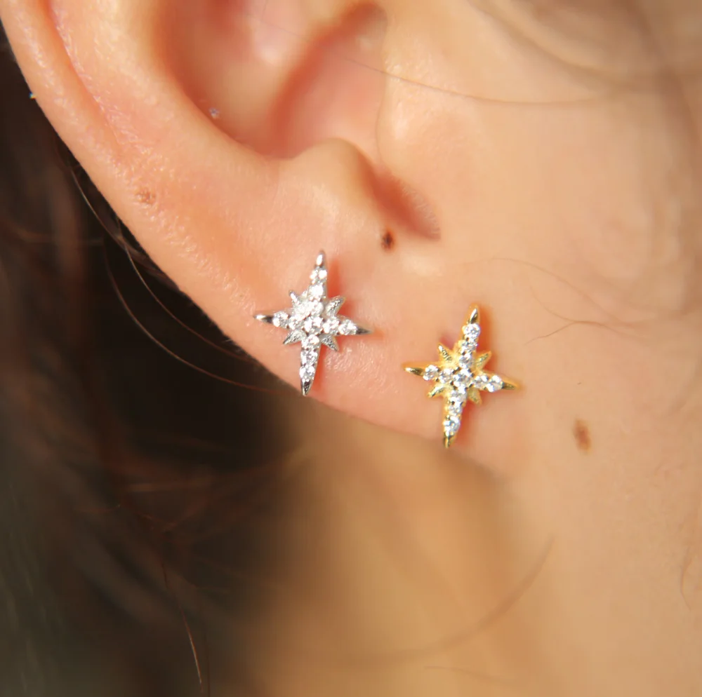 Золотое покрытие Минимальный Нежный CZ вымощенное милые маленькие серьги