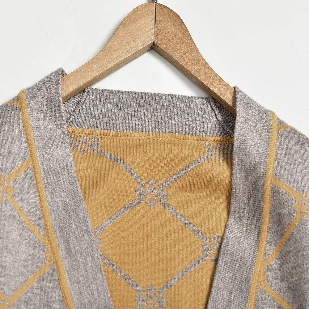 

Women V-Neck Knit Cardigan Single-Breasted Argyle Jacquard Loose Long Sleeve 2021 Autumn Winter New Female Knitwear Sweater