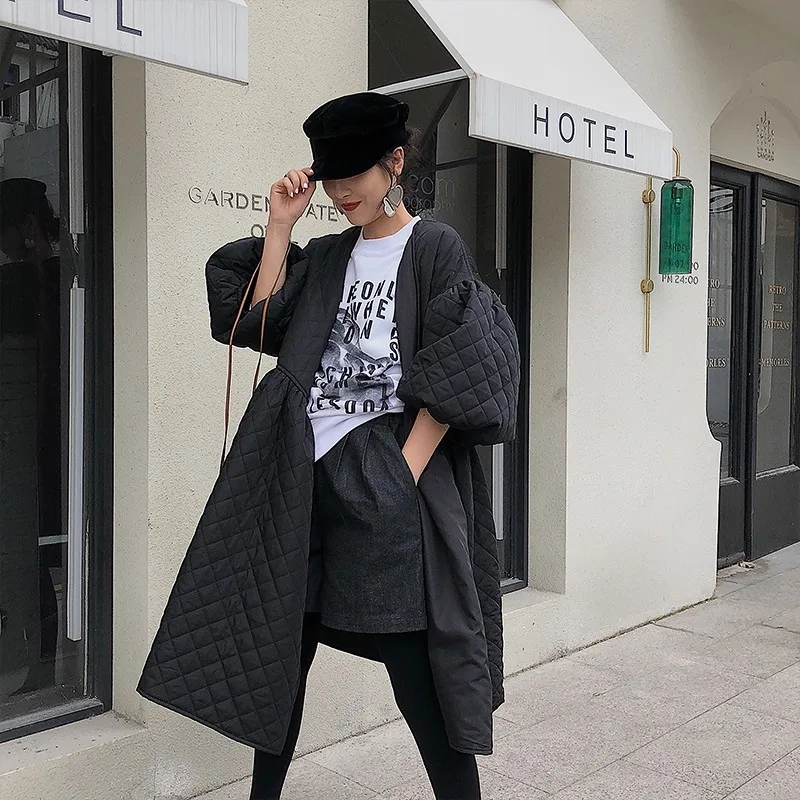 Женская куртка с V образным вырезом черная Свободная коротким рукавом и широким