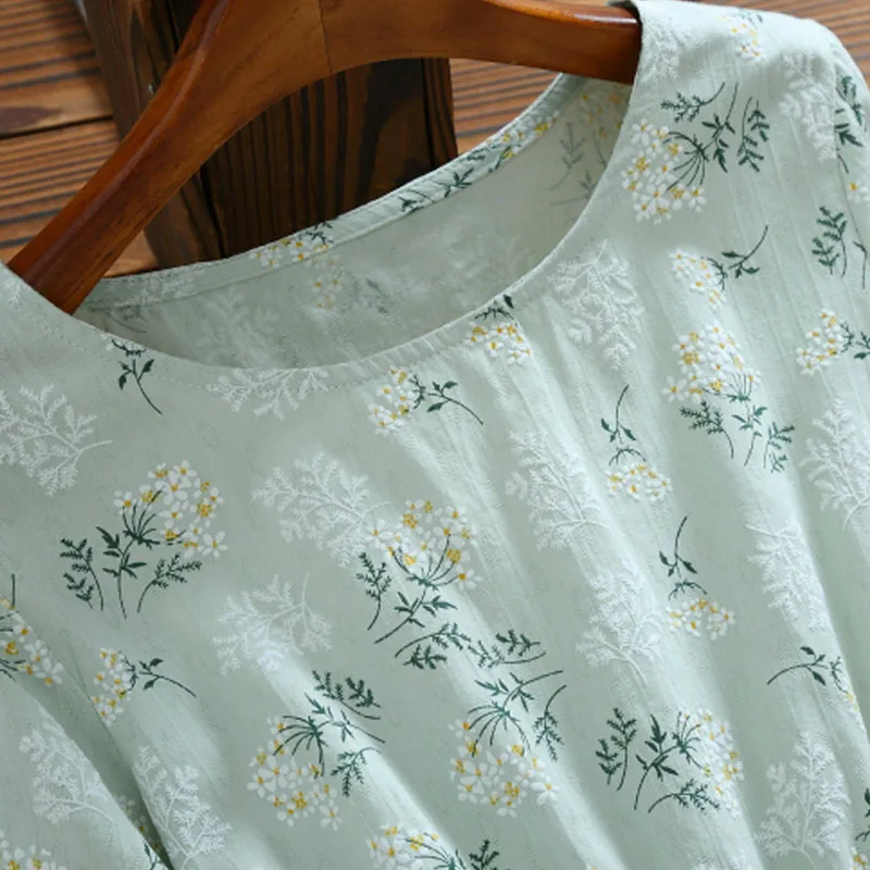 Женское платье с круглым вырезом длинное средней длины из хлопка цветочным