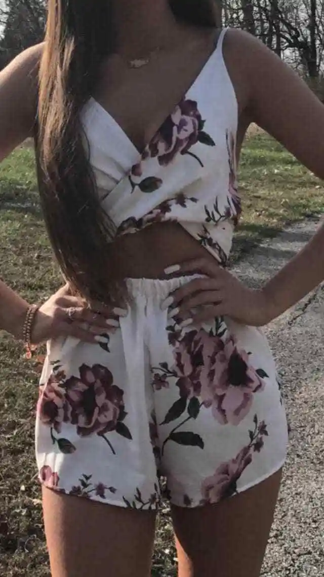 

2018 Womens Sexy Strappy V-neck Romper Summer Loose Floral Printed Playsuit Ladies Fashion Holiday Pants Beach Lace Up Jumpsuit