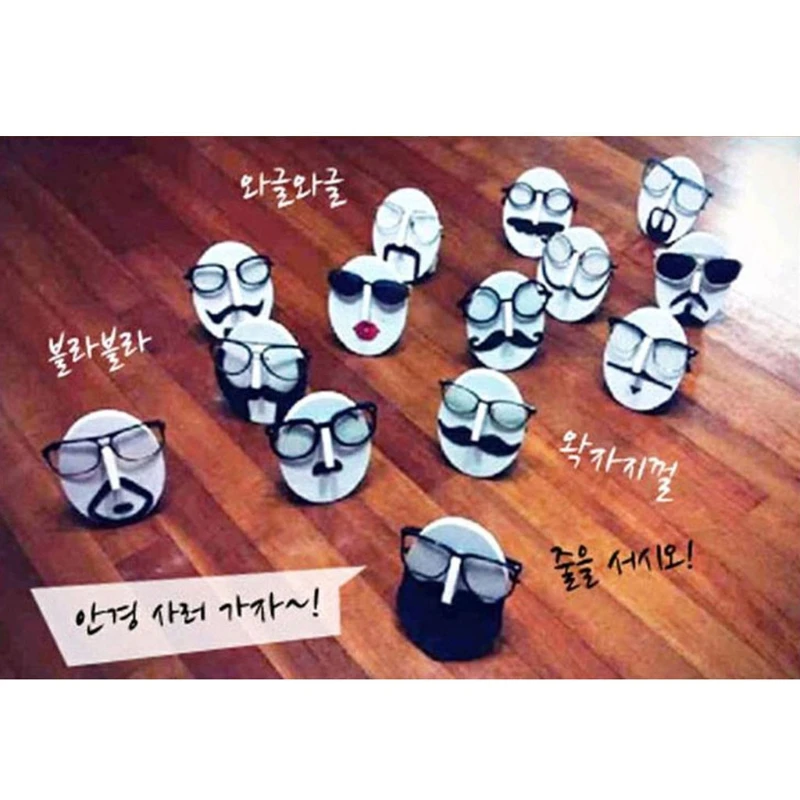 

Держатель для очков в форме усов Y1UE