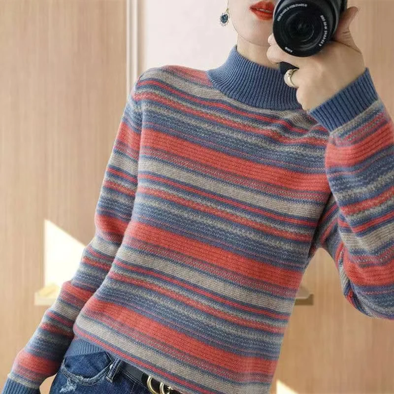 

Женский трикотажный пуловер с длинным рукавом, в полоску