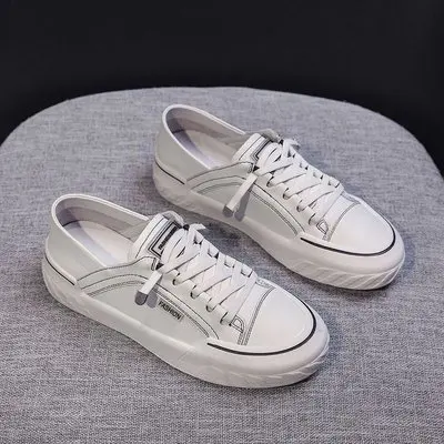 

leather real in Two women wearing small walking shoes online celebrities in Spring and Autumn, a famous woman with a slim foot