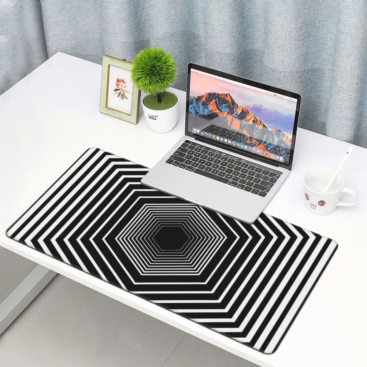 

Geometric Hexagon Concept Monochrome Game Mouse Pad Keyboard Carpet Line Art Large Non-Slip Rubber Mousepad for Computer