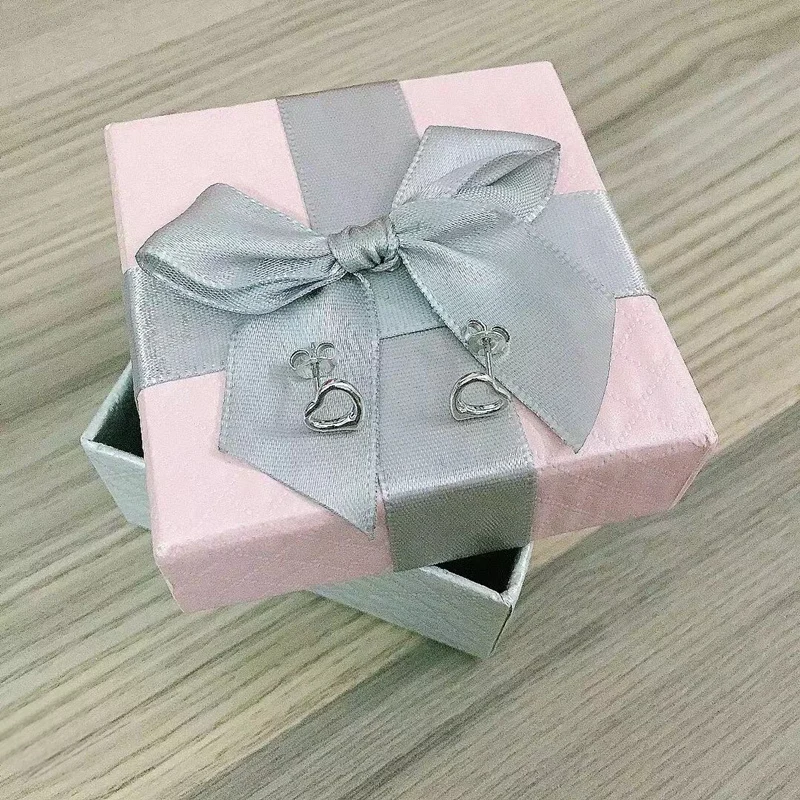 

Luxury S925 Sterling Silver Simple Three-Color Heart-Shaped Earrings， 2021 New Hot-Selling Ladies Holiday Jewelry