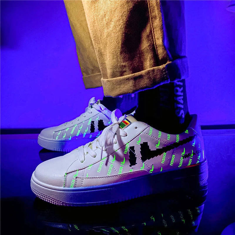 

Хорошие весенне-летние и осенние светящиеся повседневные спортивные туфли для мальчиков для студентов дышащие Туфли-хамелеоны для вечерни...