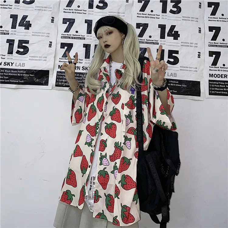 

Spring and summer new Korean style personalized strawberry print loose short-sleeved shirt