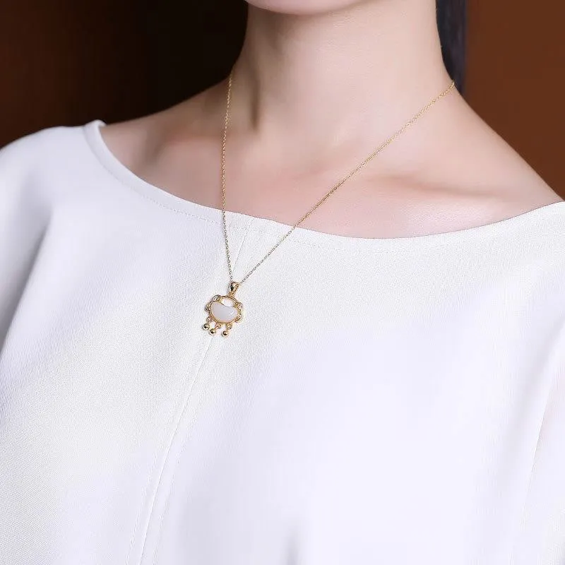 

Personality Creative Design Gold-Plated Sterling GoldS925 Gold-Plated Necklace With Lady Tassel Bell Pendant Collarbone Necklace