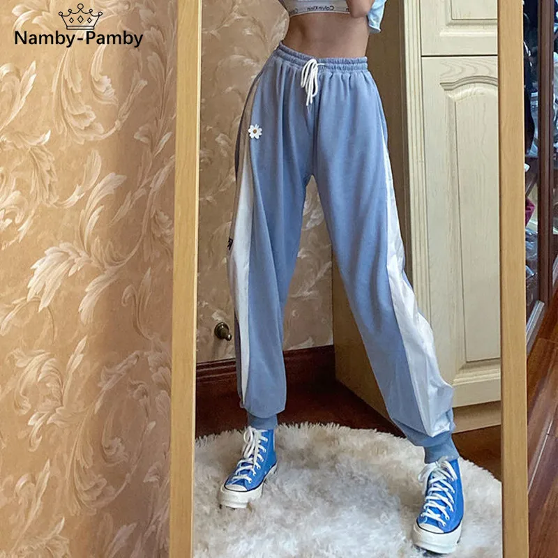 

Женские спортивные брюки, модные брендовые свободные брюки с маленькой маргариткой и высокой талией, женские студенческие модные тонкие сп...