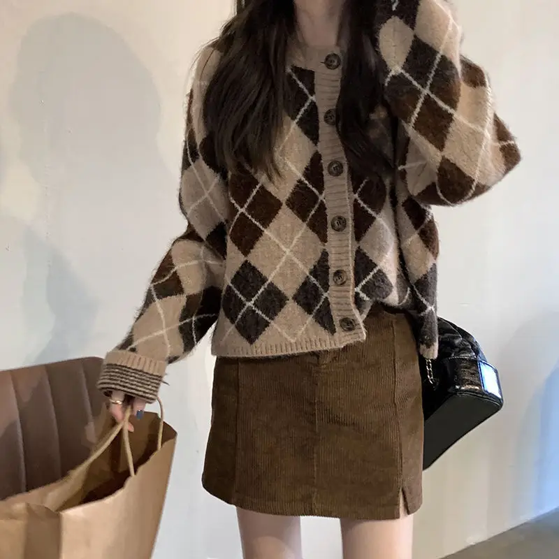 

Diamond Plaid Design Women Knitted Cardigan Sweater Jacket Short Retro Style Round Neck Warm Sweater for Women Autumn and Winter