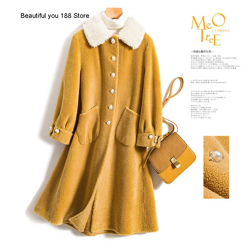 

Женское зимнее пальто средней длины из гранулированного бархата