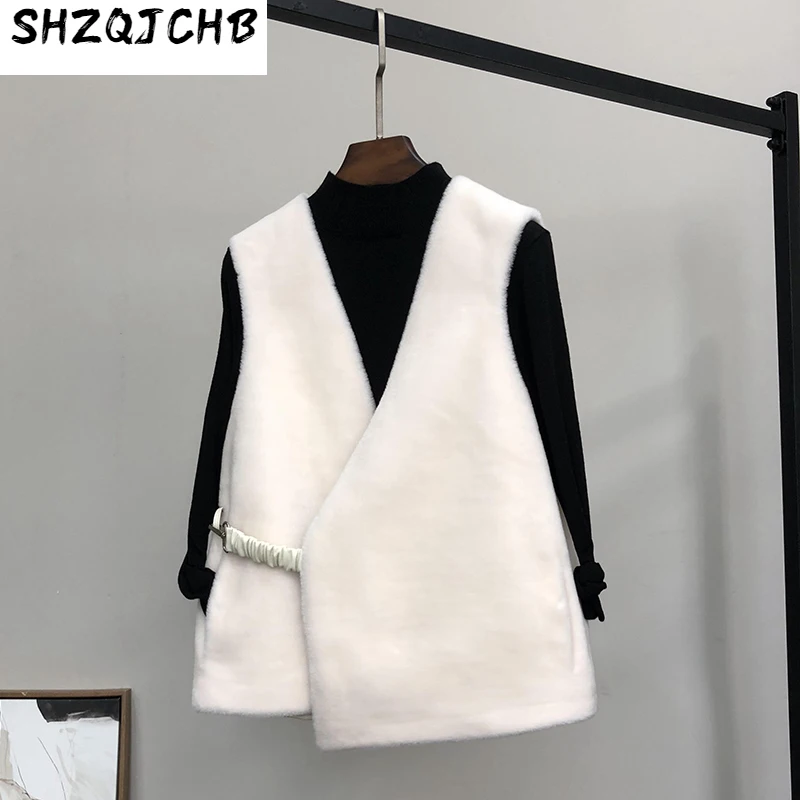 

SHZQ овечья стрижка меховой жилет Женское шерстяное пальто композитный мех один V-образный вырез Молодежный стиль