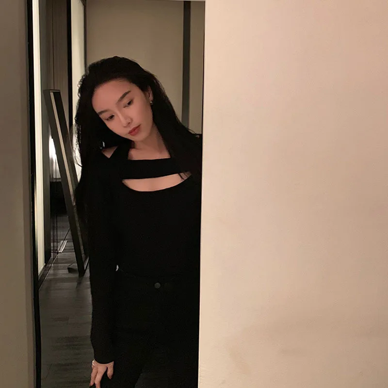 

2020 Spring new women black sexy Slimming Hollow out Collar Bandage Low Waist Tops