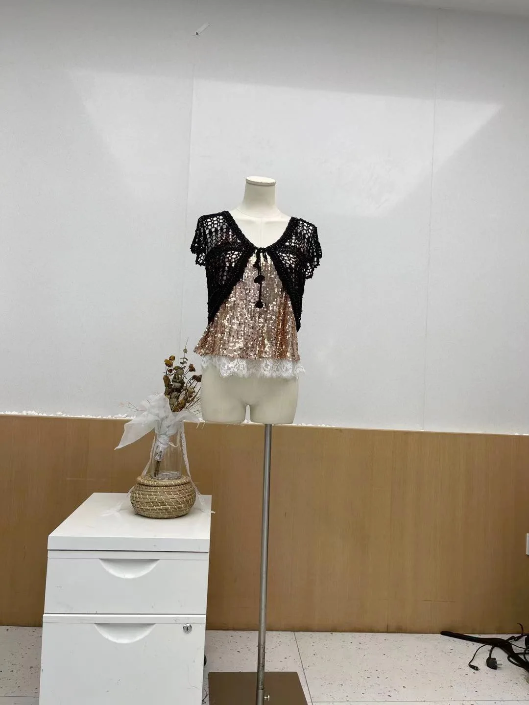 

H80&S90 New Women Vintage Crochet Short Sleeve Hollow Out Beaded Shrug Handmade Knit Fashion Crop Tops Cardigan Blouse Jacket