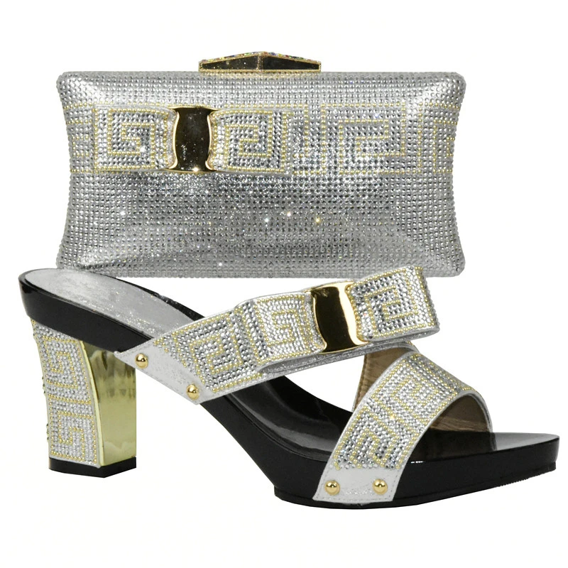 Комплект из женских туфель и сумочки в итальянском стиле розового цвета