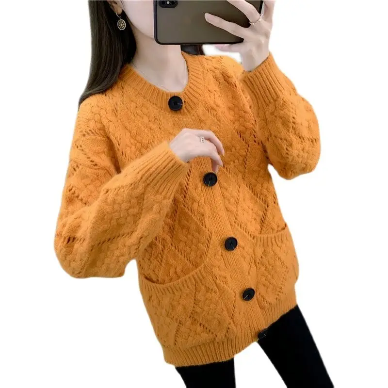 Кардиган вязаный однотонный с круглым вырезом и карманами [208265] 55 |