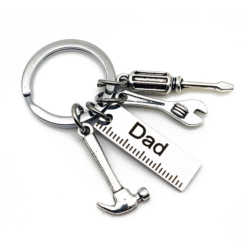 

1PCS Dad Letters Keychains Creative Keyring Father's Day Gifts Handbag Decor Pendant