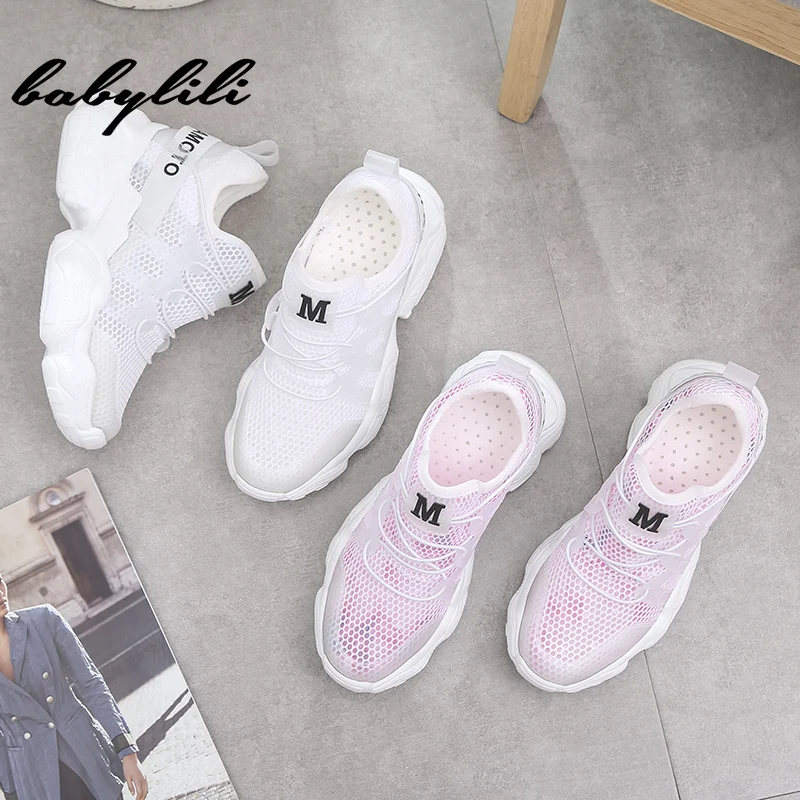 Женские белые кроссовки на платформе удобные дышащие сетчатые плоской подошве