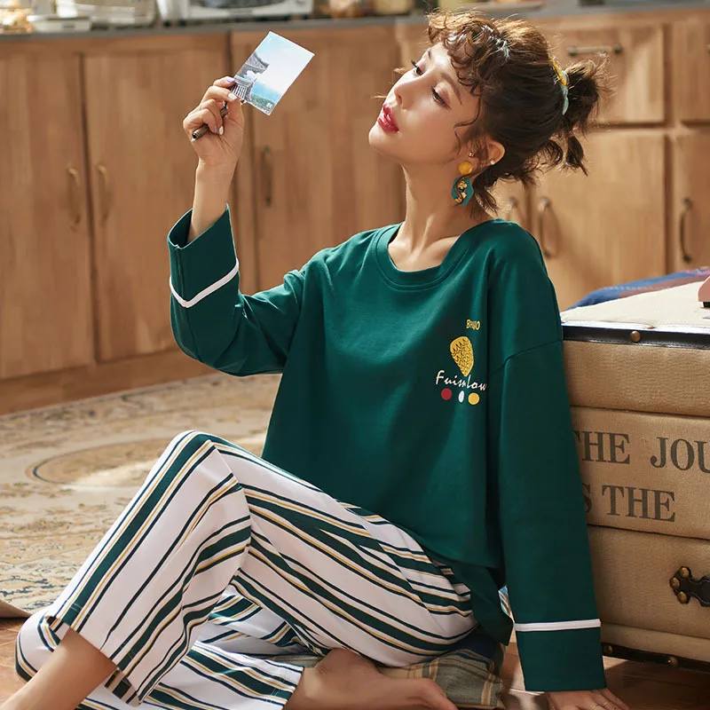 Пижамный комплект женский осенне-зимний трикотажный красный костюм из двух