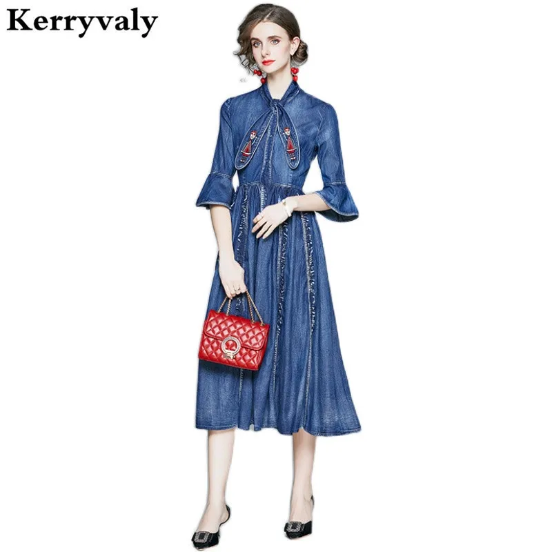 Женское винтажное джинсовое платье средней длины с вышивкой оборками на рукавах