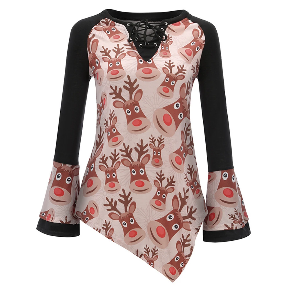 Женская блузка с круглым вырезом расклешенными рукавами и принтом