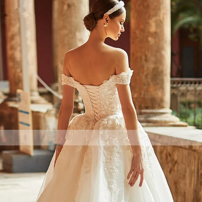 

Romantic Boat Neck Lace Up A-Line Wedding Dress 2021 Gorgeous Appliques Court Train Princess Bride Gown Vestido De Noiva