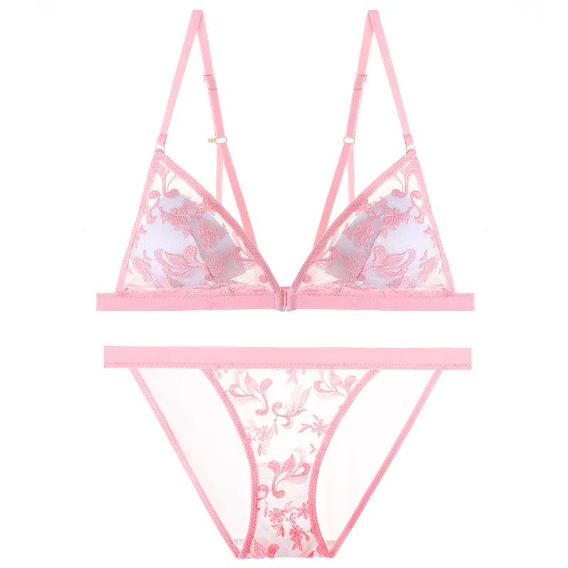 Комплект кружевного нижнего белья с треугольными чашками и застежкой