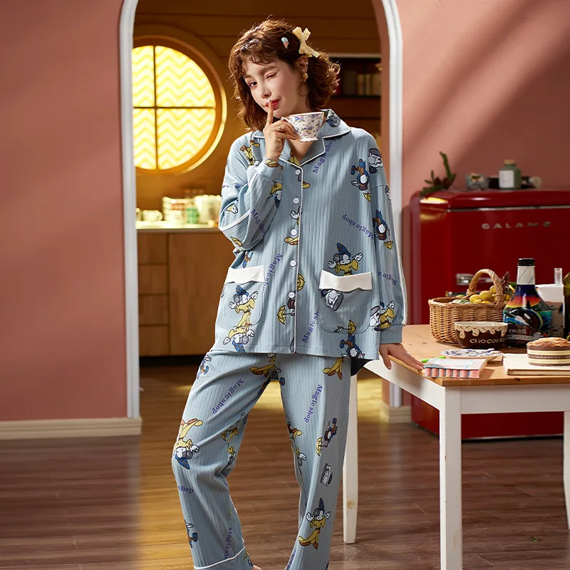 

Комплект пижамный Женский, с длинным рукавом, из двух предметов