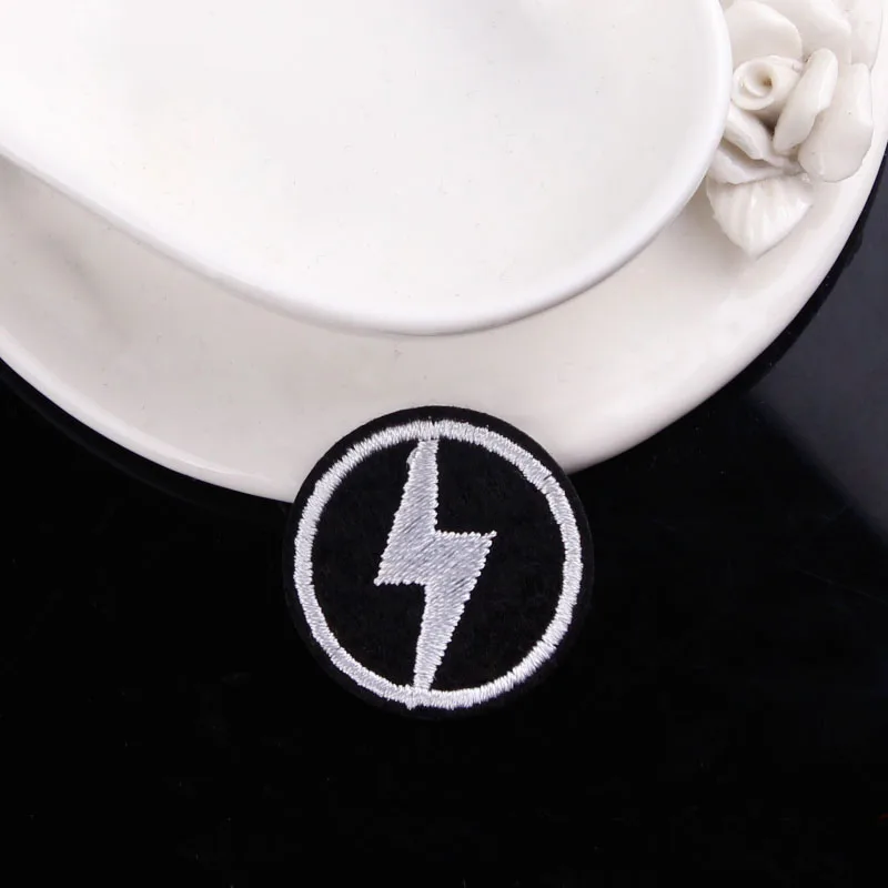 Lightning нашивка в стиле панк для костюмы Утюг на вышитые шить и симпатичными
