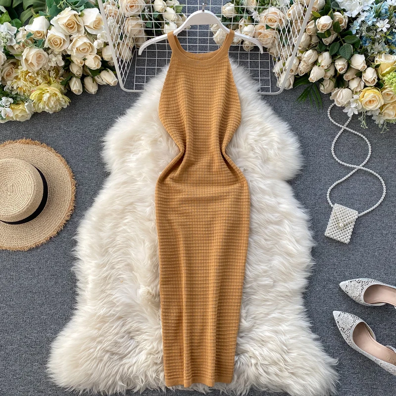 Винтажное облегающее трикотажное платье миди с лямкой на шее привлекательное