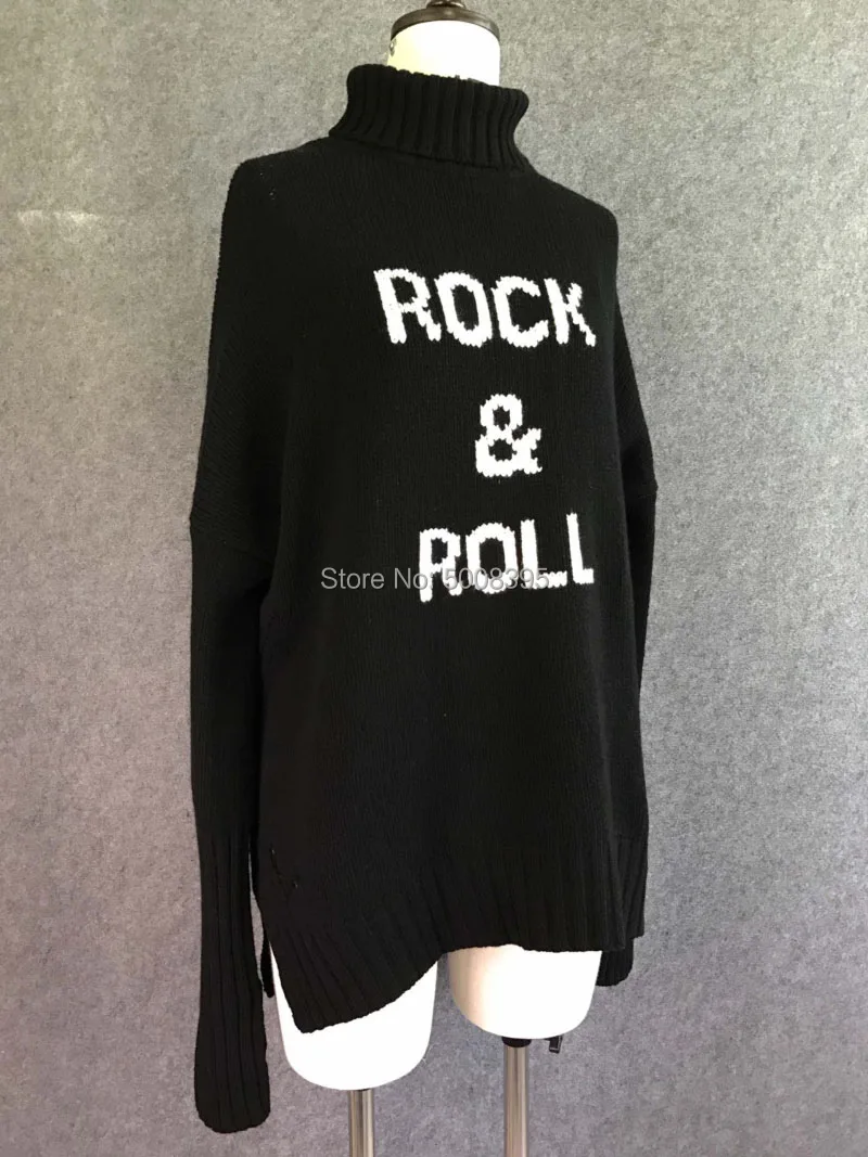 Черный шерстяной длинный свитер оверсайз водолазка с белыми надписями спереди