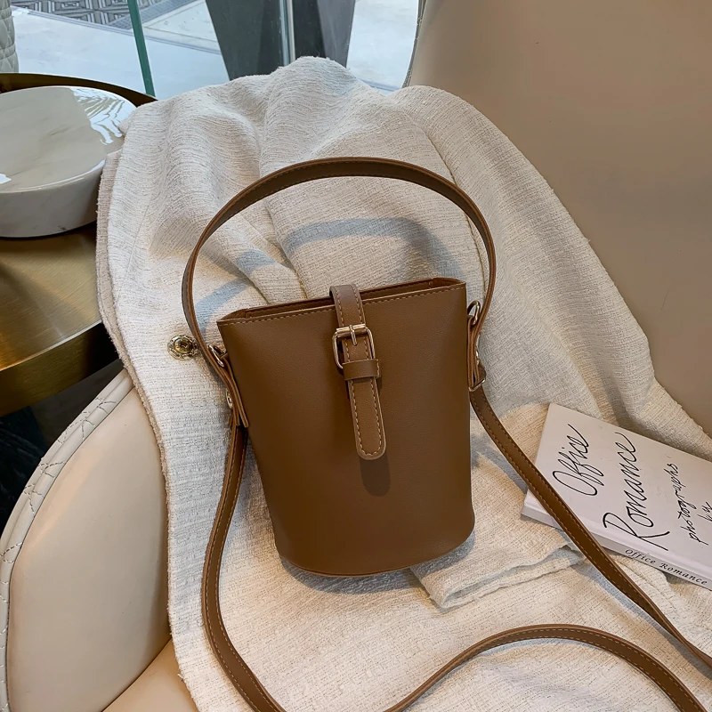 

New Woman Shoulder Bag Fashionable Simple Chain Messenger Bag High Quality Luxury Designer Handbag 2021 New Female Underarm Bag
