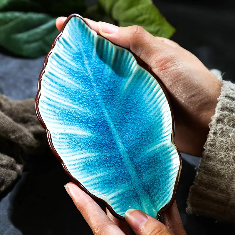 

Japanese Ceramic Plate Colorful Leaf Shape Plate Retro Creative Porcelain Sushi Steak Dish Plate Decorative Tableware
