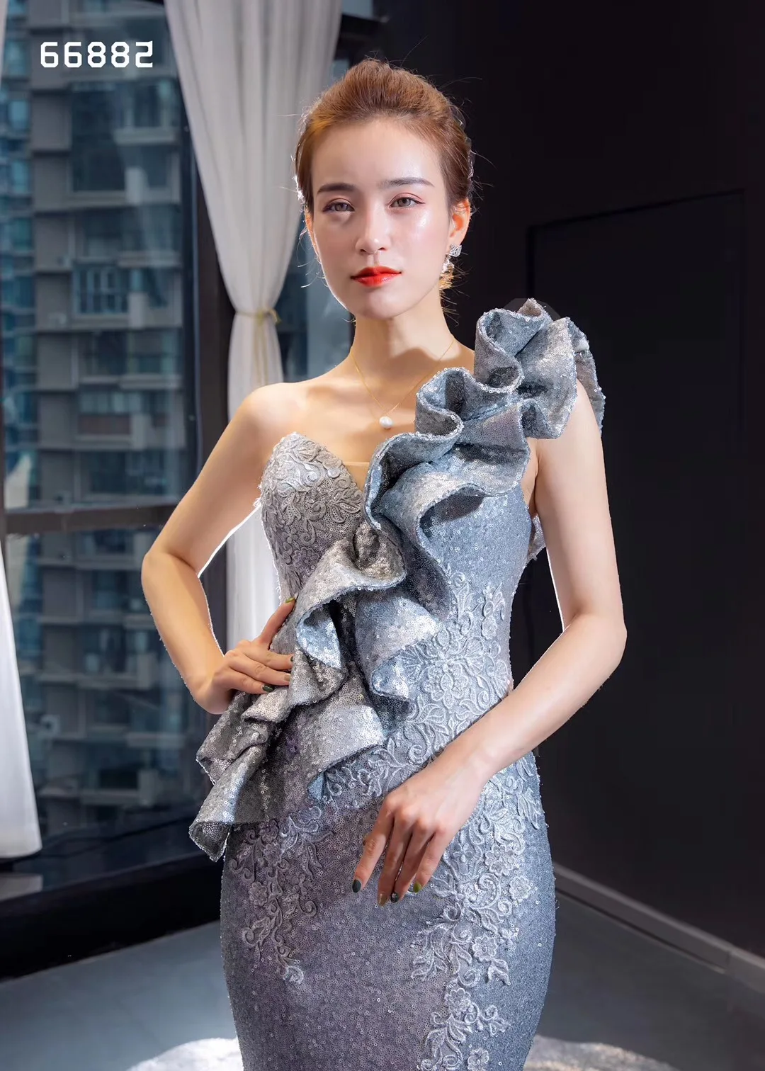 Размера плюс индивидуальный заказ оборками Топ серебристо-серый блестками