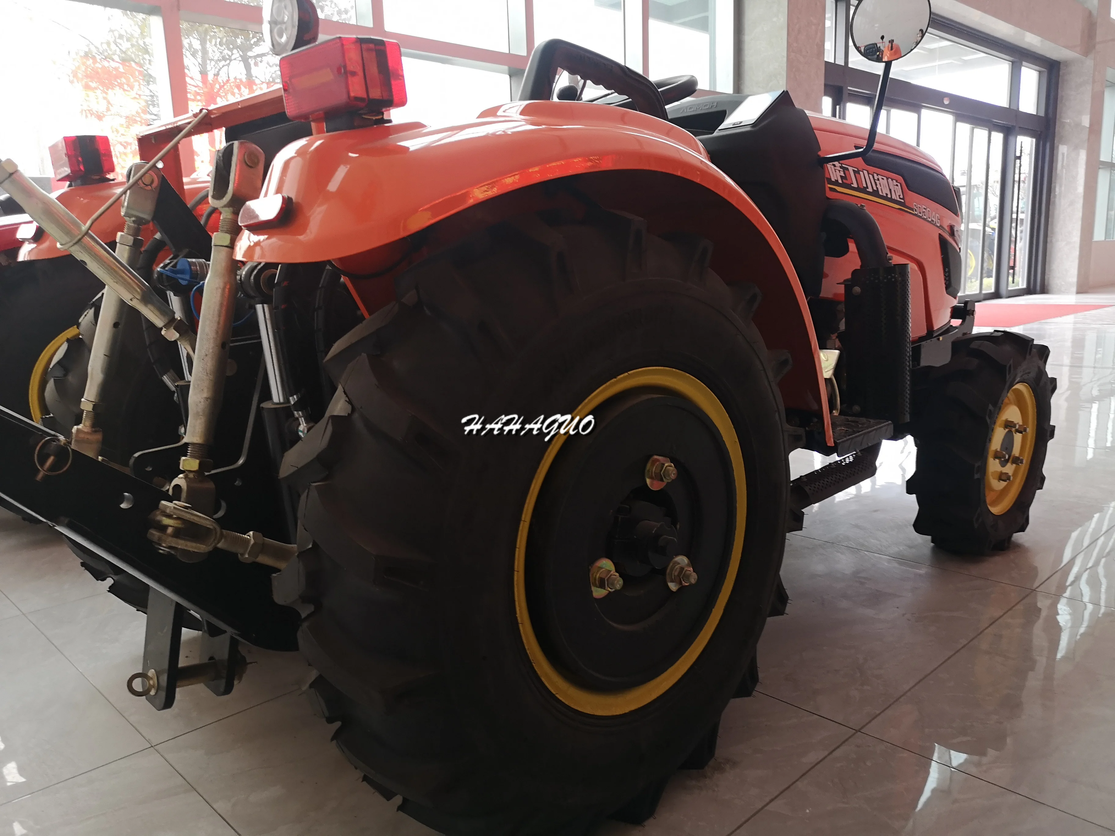 Новинка 2021 сельскохозяйственная машина мини-трактор для теплиц оборудование