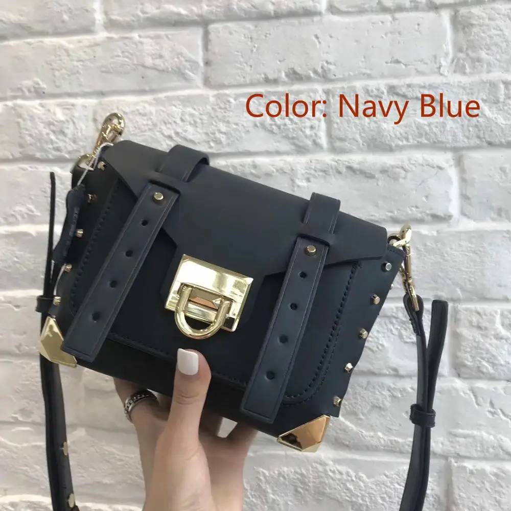 Новинка 2020 женская сумка с заклепками и замком новая модная дизайнерская рок на