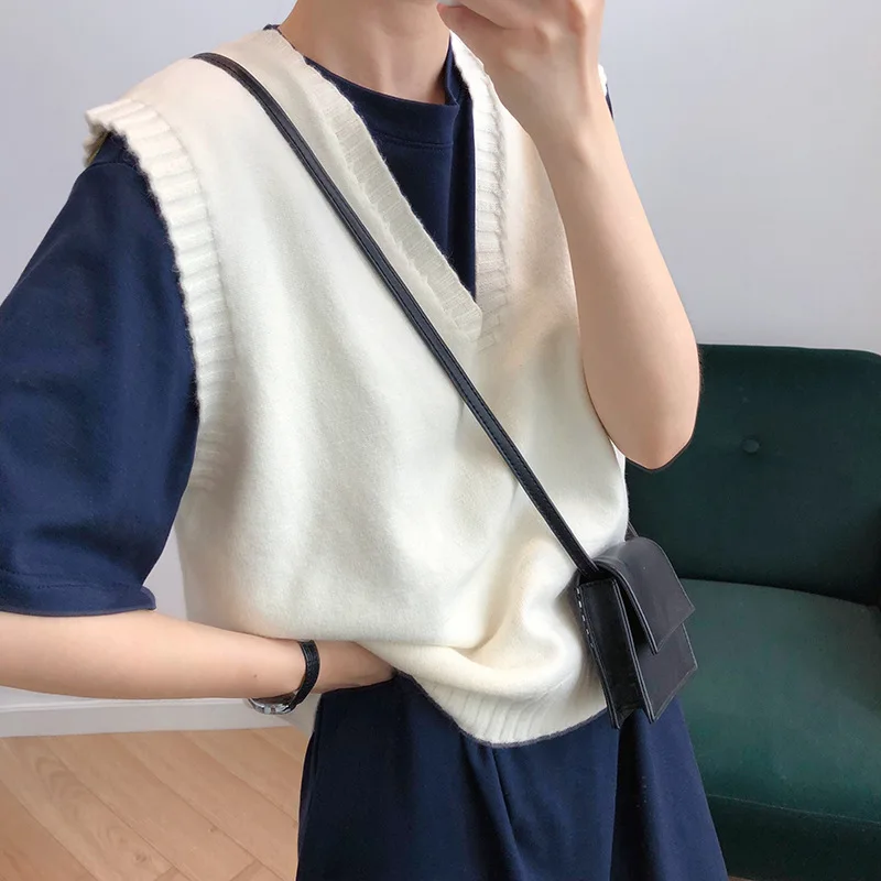 

V-neck vest Knitted All-match Korean Harajuku Kpop Simple Chic Daily Streetwear Fashion Vintage Womens New vest sweaters