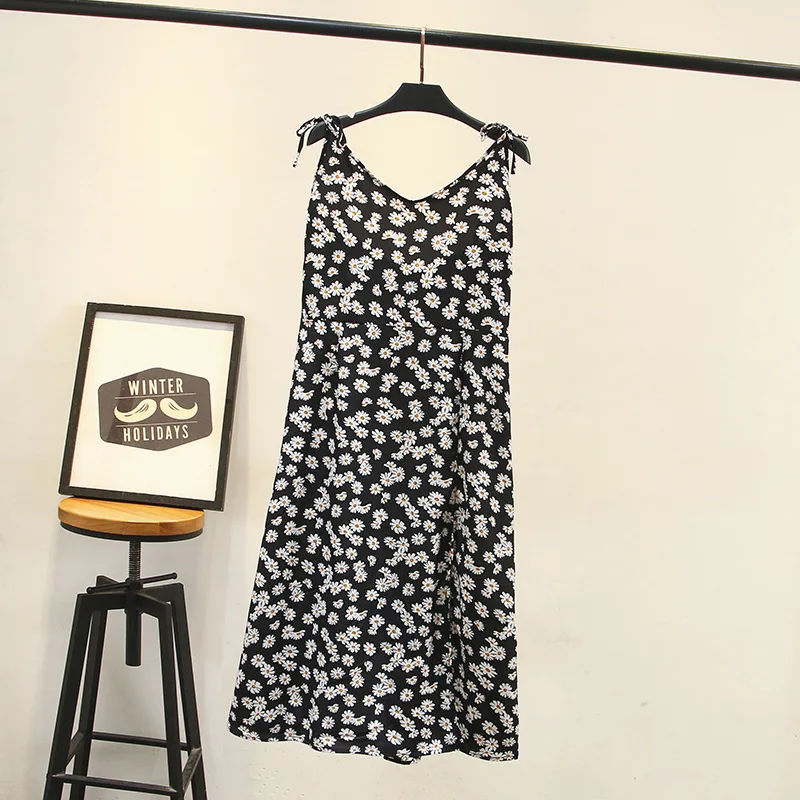 Женское летнее платье женское цельнокроеное на бретельках с ромашками модное