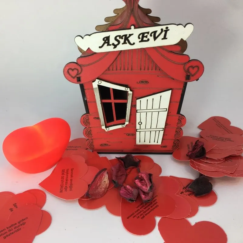 Деревянный очаровательный домик|Шармы| |